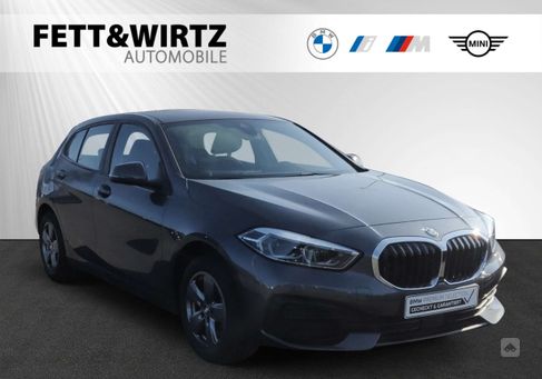 BMW 118, 2021