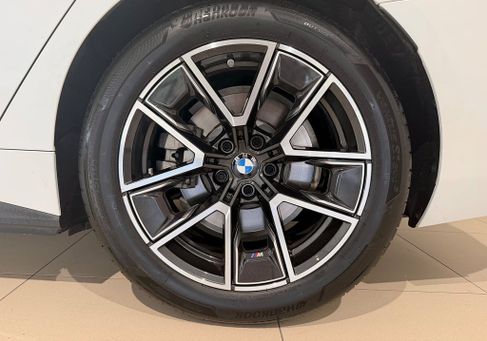 BMW i4, 2026