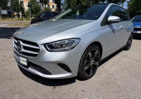 Mercedes-Benz B 220, 2022