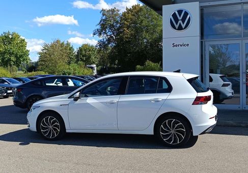 Volkswagen Golf, 2024