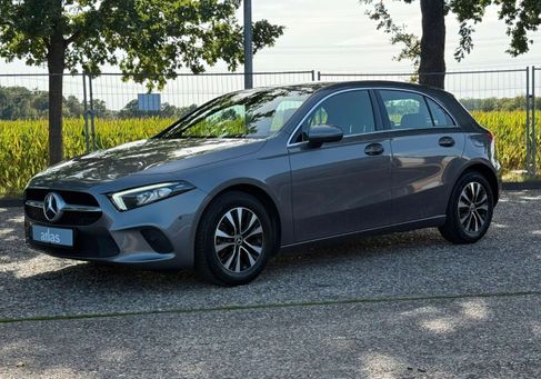 Mercedes-Benz A 180, 2022 3