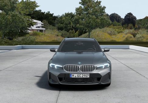BMW 330, 2025 3