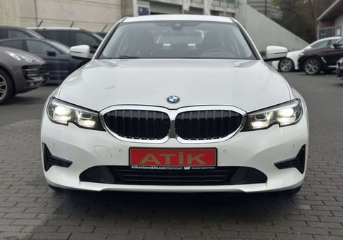 BMW 318, 2022