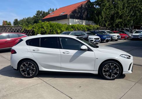 BMW 120, 2025