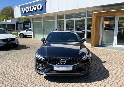 Volvo V60 Cross Country, 2021