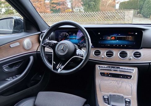 Mercedes-Benz E 220, 2021