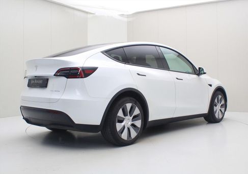 Tesla Model Y, 2023 3
