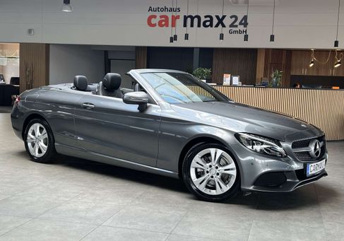 Mercedes-Benz 220, 2017