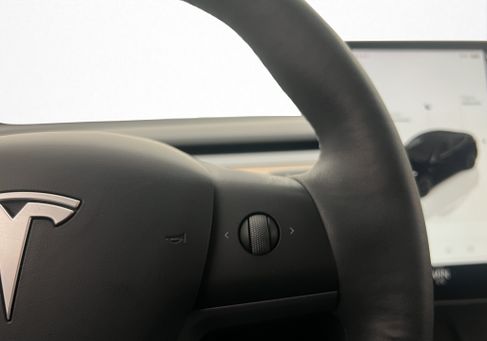 Tesla Model Y, 2023 3