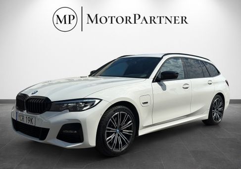 BMW 330, 2022
