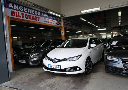Toyota Auris Touring Sports, 2017