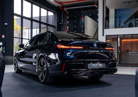 BMW 760, 2023