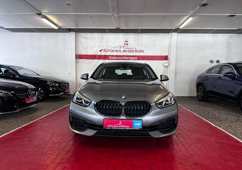 BMW 118, 2022