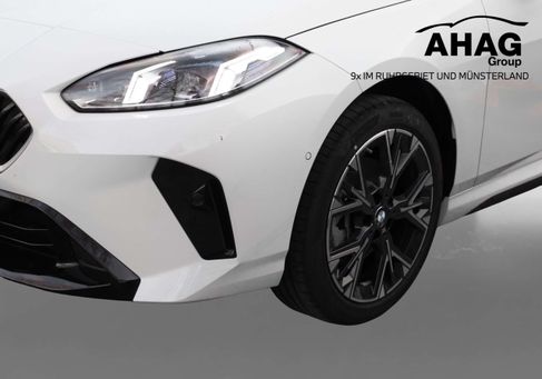 BMW 216, 2025 3