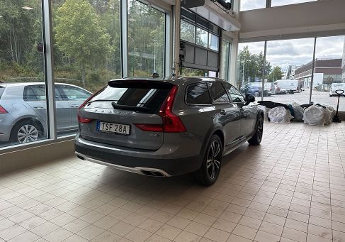 Volvo V90 Cross Country, 2019 3