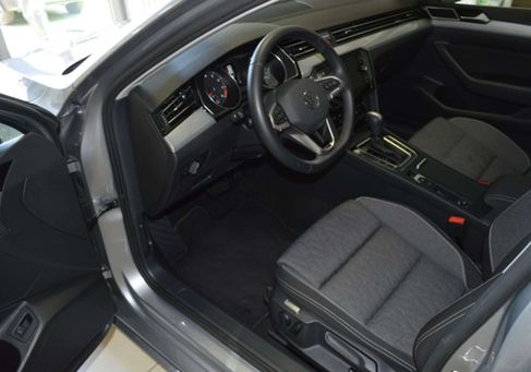 Volkswagen Passat Variant, 2023 3