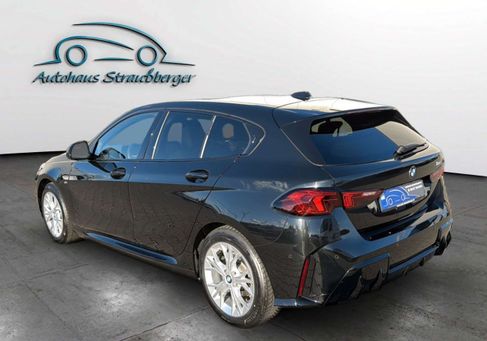 BMW 120, 2025 3