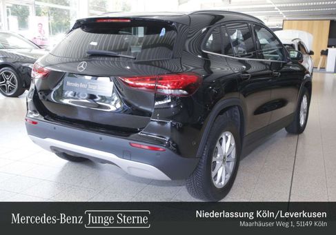 Mercedes-Benz GLA 180, 2021 3