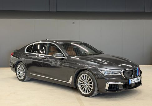 BMW 750, 2016