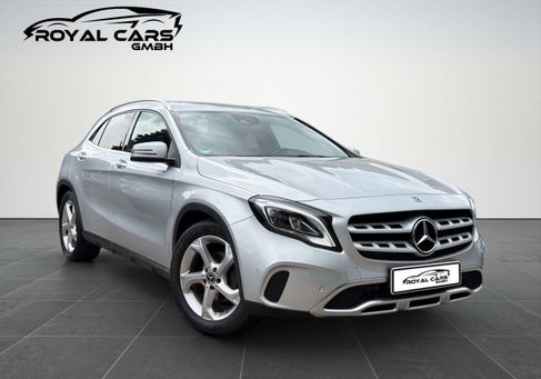 Mercedes-Benz GLA 200, 2019 3