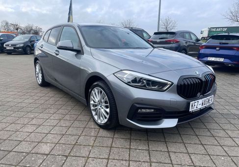 BMW 118, 2021