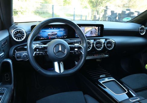 Mercedes-Benz A 180, 2023