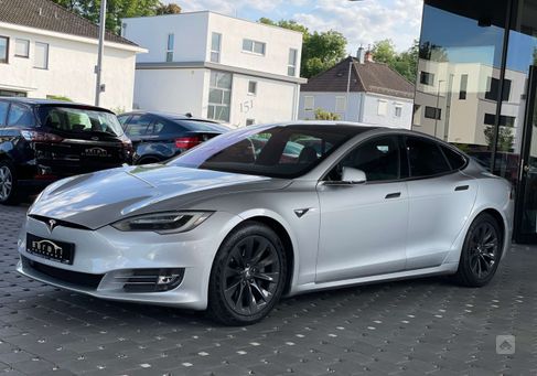 Tesla Model S, 2018