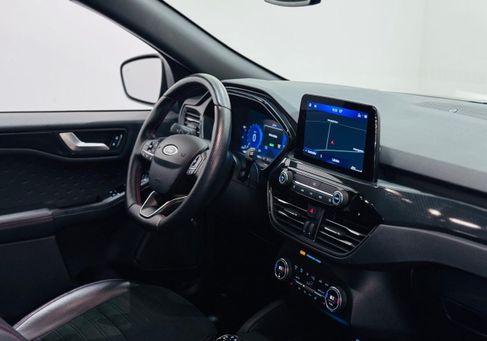 Ford Kuga, 2021