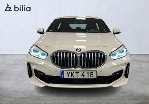 BMW 118, 2021