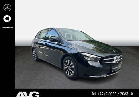 Mercedes-Benz B 180, 2022