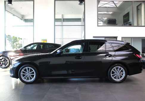 BMW 320, 2023 3