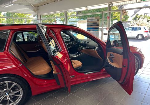 BMW 318, 2023