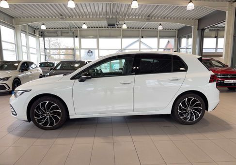 Volkswagen Golf, 2024 2