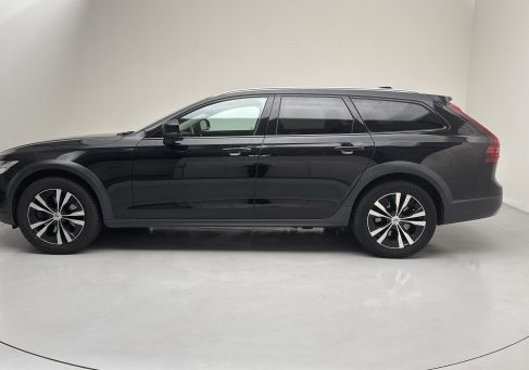 Volvo V90 Cross Country, 2022
