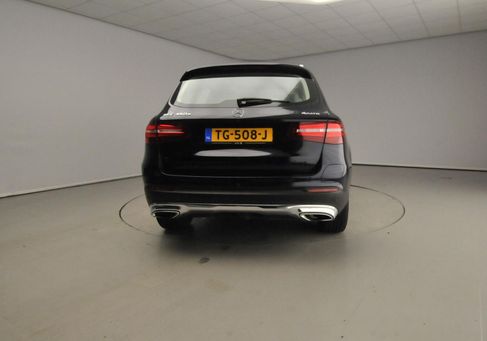 Mercedes-Benz GLC 350, 2018 3