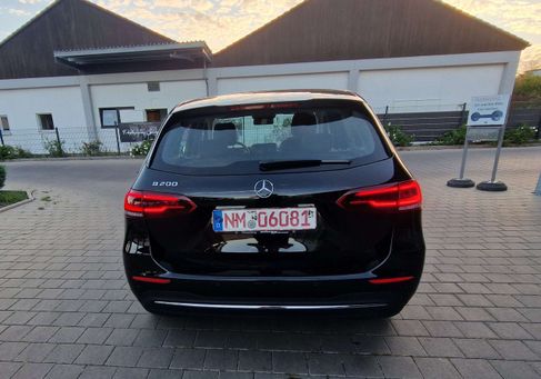 Mercedes-Benz B 200, 2022