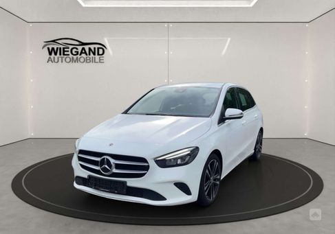 Mercedes-Benz B 180, 2020