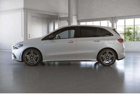 Mercedes-Benz B 200, 2022