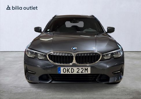 BMW 330, 2021