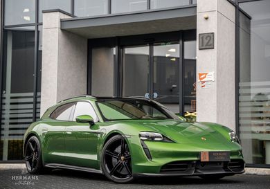 Porsche Taycan, 2022