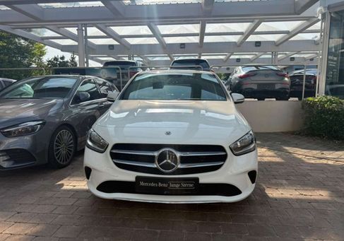 Mercedes-Benz B 180, 2020