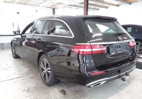 Mercedes-Benz E 220, 2021