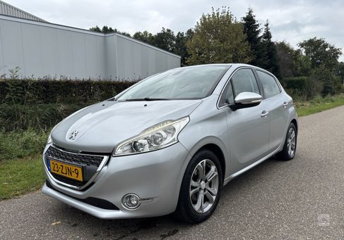 Peugeot 208, 2012