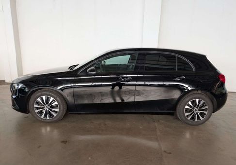 Mercedes-Benz A 180, 2022