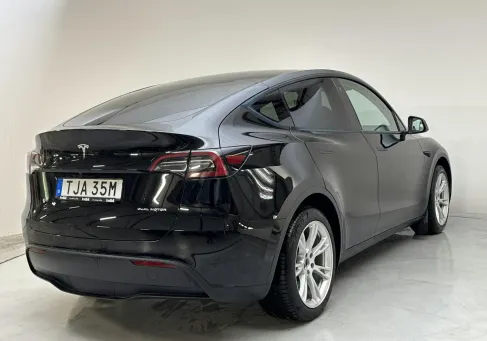 Tesla Model Y, 2023 3