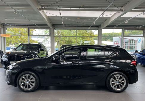 BMW 120, 2025 2