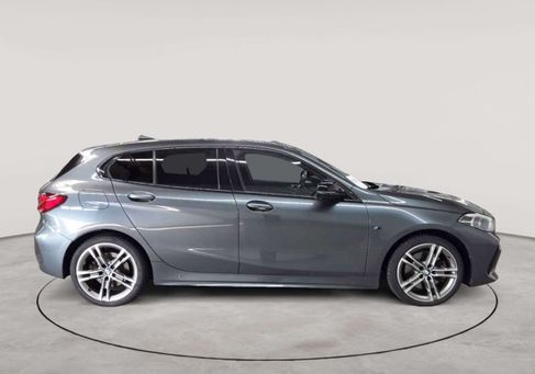 BMW 120, 2021