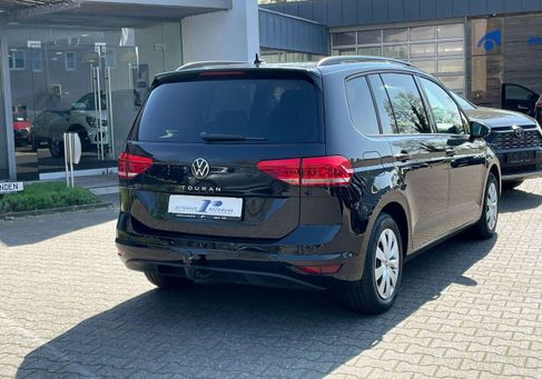 Volkswagen Touran, 2023 3