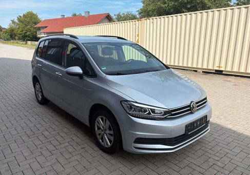 Volkswagen Touran, 2021 3