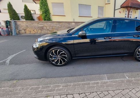 Volkswagen Golf, 2023